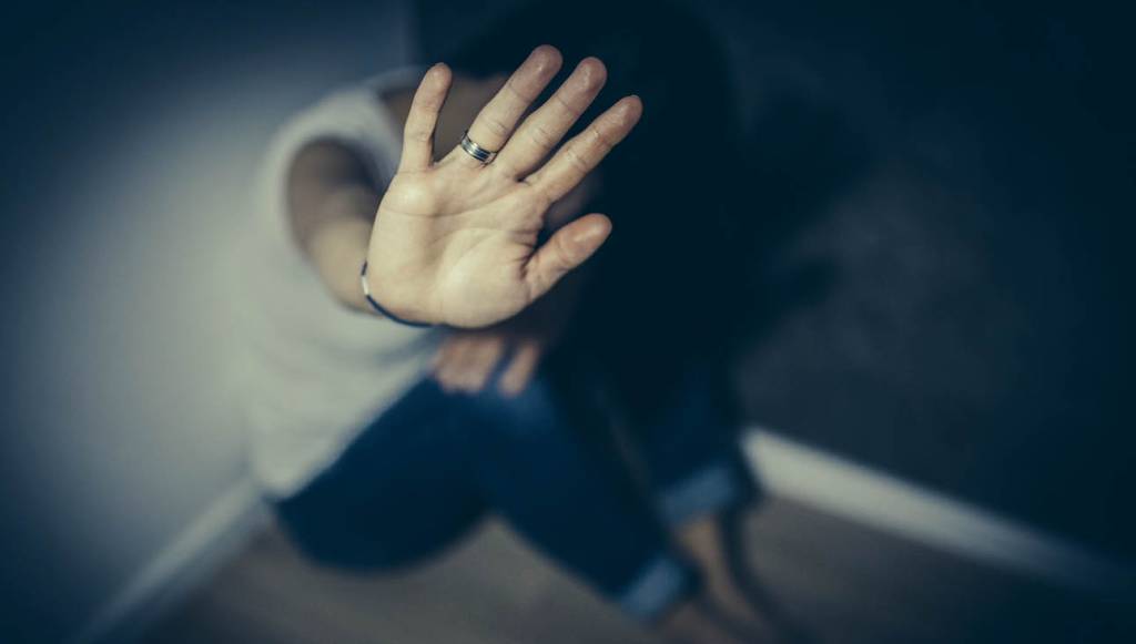 Mulher é estuprada por policial militar dentro de seu apartamento