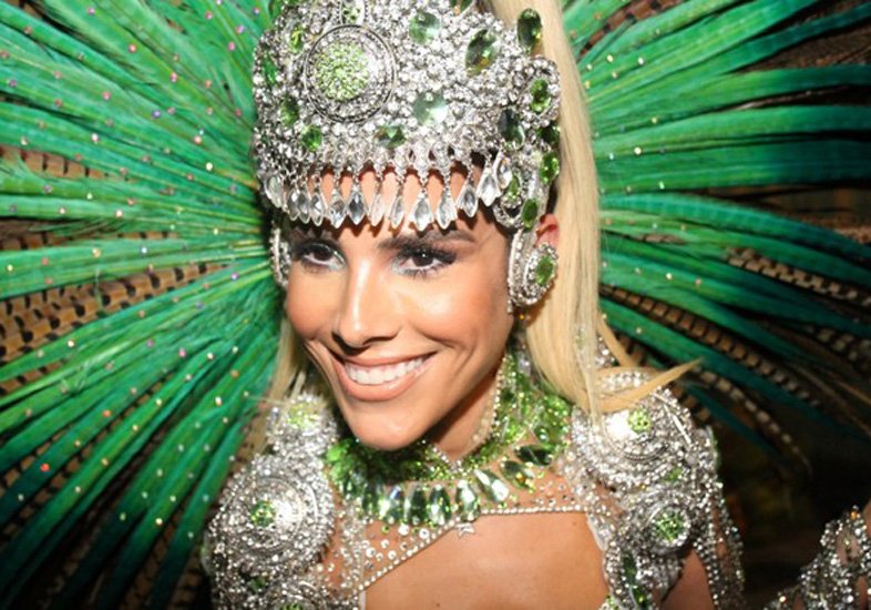 Wanessa estreia na Mocidade: “amor que não cabe no peito”