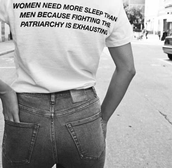 Conheça a marca europeia que está fazendo camisetas políticas