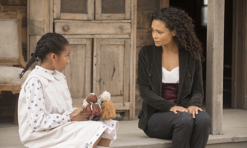 Westworld – Maeve e filha Westworld – Maeve e filha