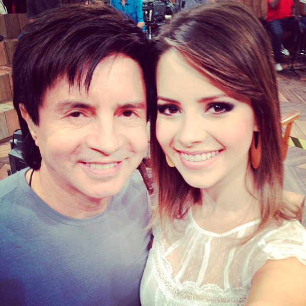 Xororó fala sobre o neto, Theo: “Nossa casa virou um playground”