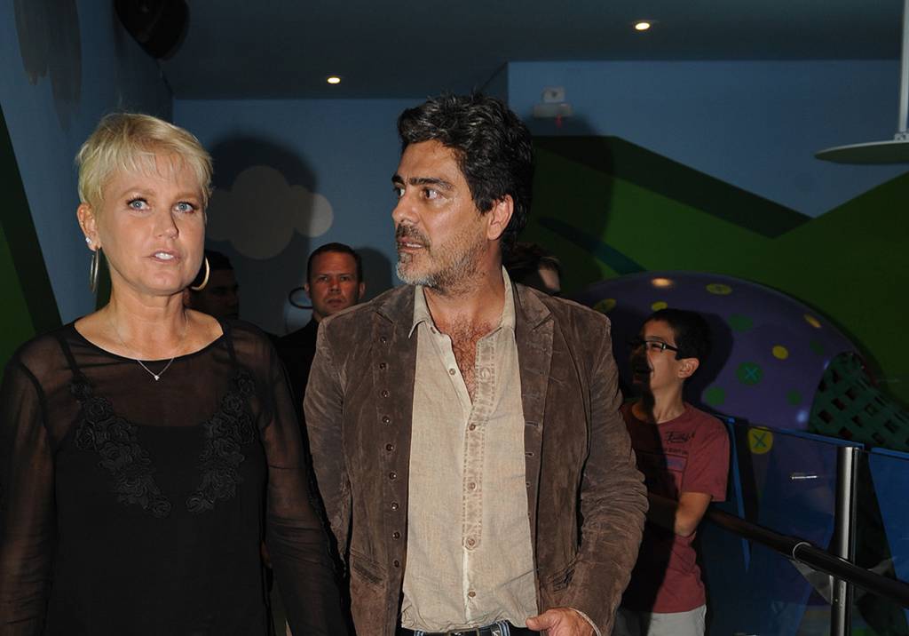 Divulgação Xuxa e Juno no lançamento da Casa X