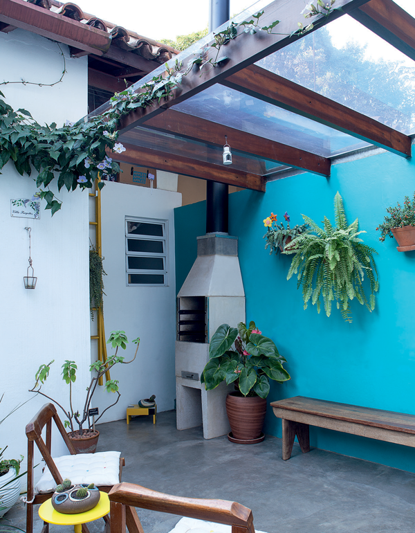 Posso colocar piso de cimento queimado na área externa?