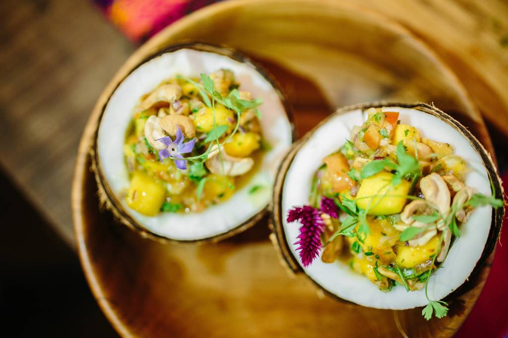 Ceviche vegano de manga no coco