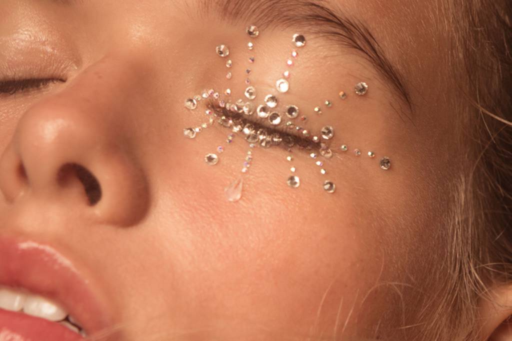 Make de Carnaval: inspirações com glitter, strass e até pérolas