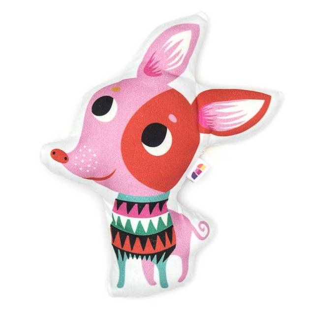 Almofada Toy Margot, de algodão, 17 x 18 cm, estampada dos dois lados. Mooui, R$ 39,70. Almofada Toy Margot, de algodão, 17 x 18 cm, estampada dos dois lados. Mooui, R$ 39,70.