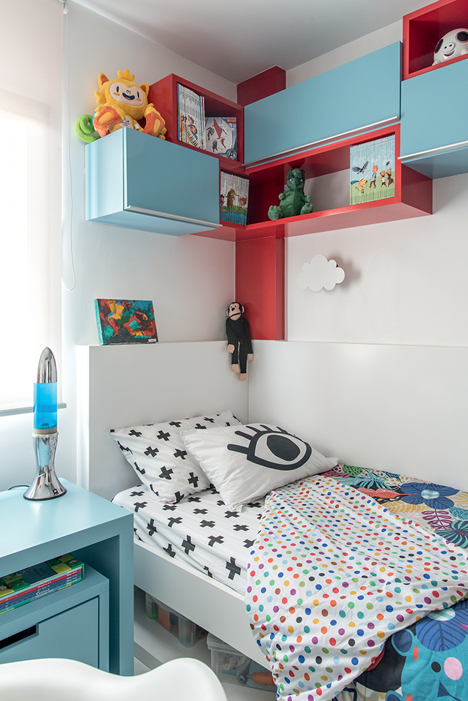 quarto-infantil-espaço-é-reformado-para-acompanhar-crescimento-prateleira quarto-infantil-espac3a7o-c3a9-reformado-para-acompanhar-crescimento-prateleira