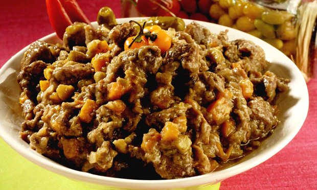 Carne ensopada com legumes