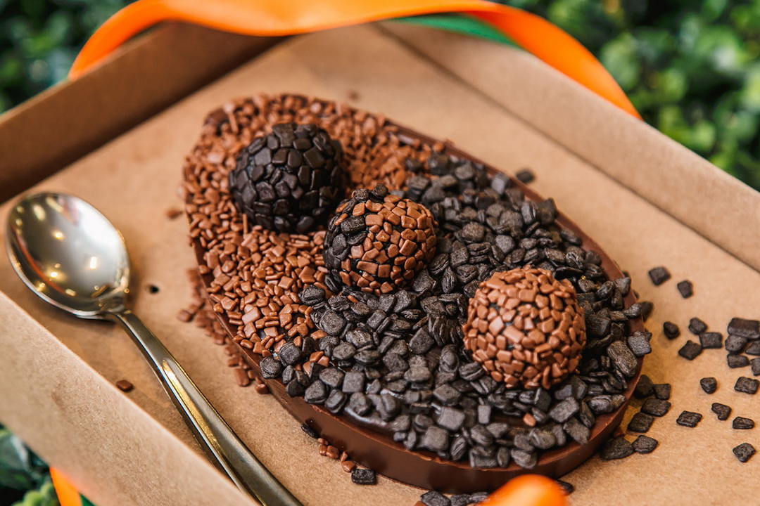 Recheio de brigadeiro e leite ninho para ovo de Páscoa de colher