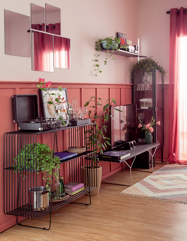 salas-de estar-e-jantar–decoradas-com-painel-de-boiserie-tv salas-de-estar-e-jantar-decoradas-com-painel-de-boiserie-tv