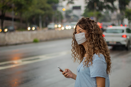 Covid-19: máscaras voltam a ser obrigatórias no transporte público de SP