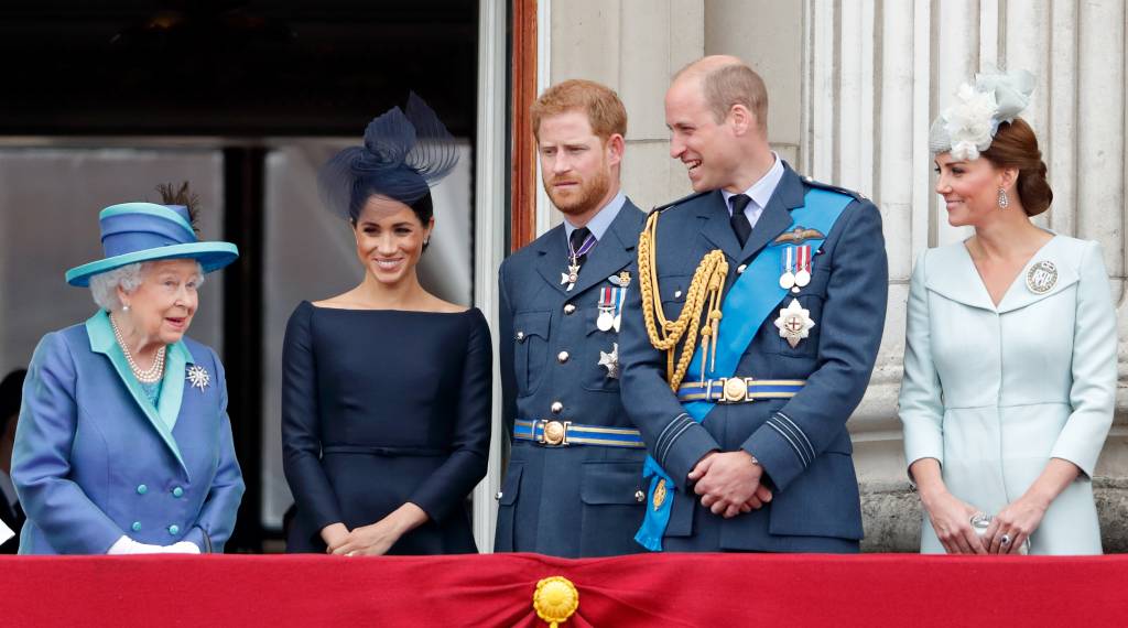 Rainha Elizabeth e netos Rainha Elizabeth e netos