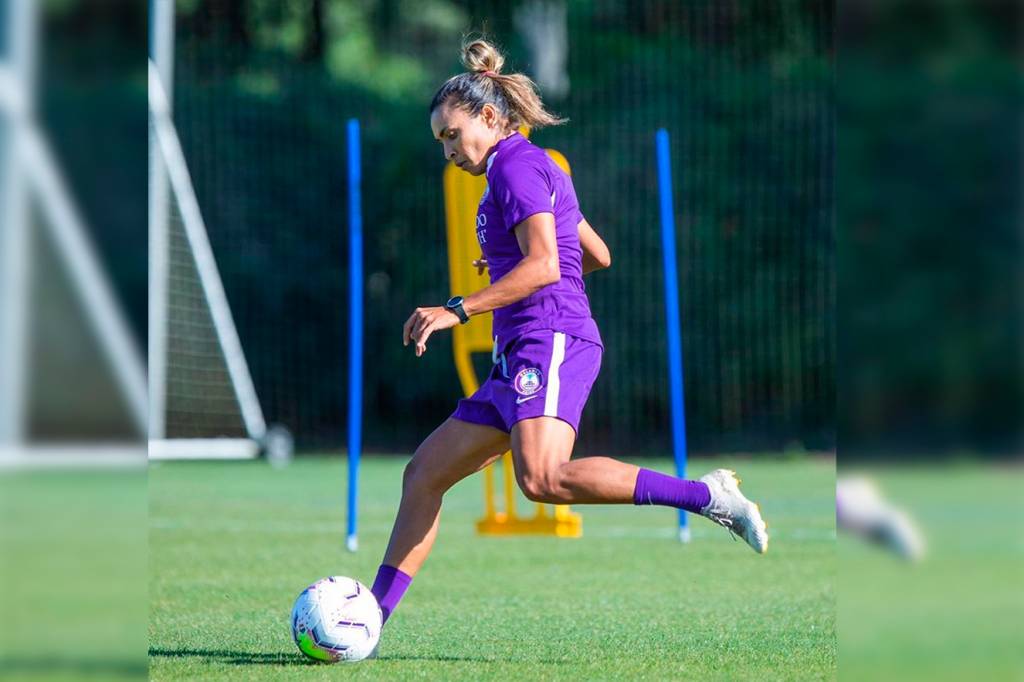 Com 80 mil mortes por Covid, liga de futebol nos EUA libera treinos