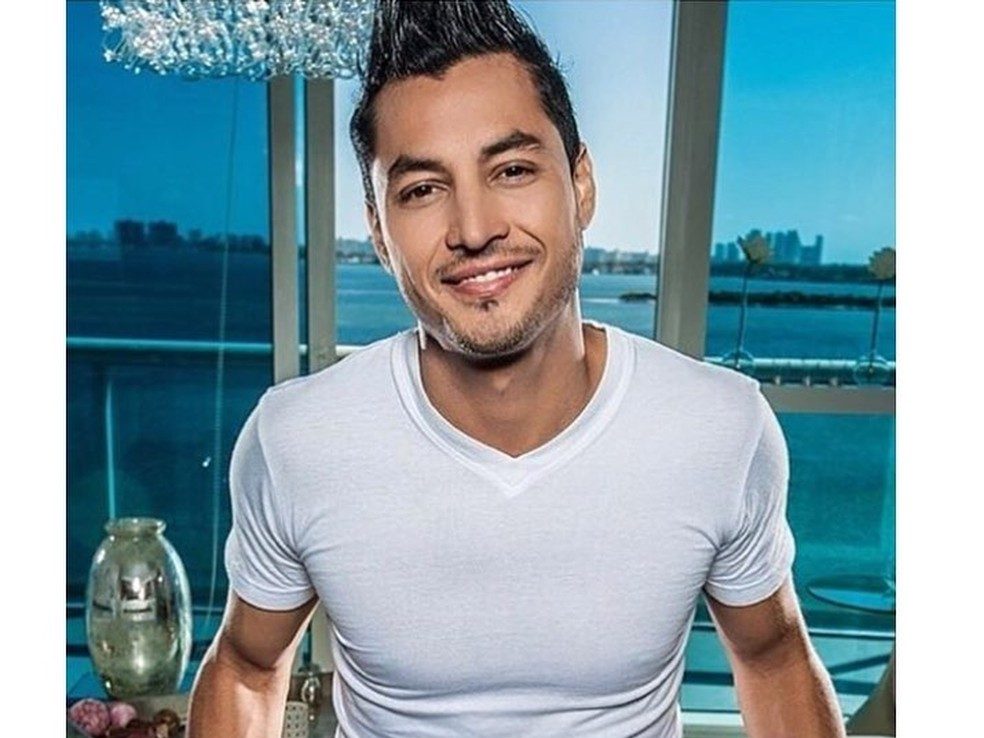 Após tentar suicídio, ex-Menudo é internado em estado grave