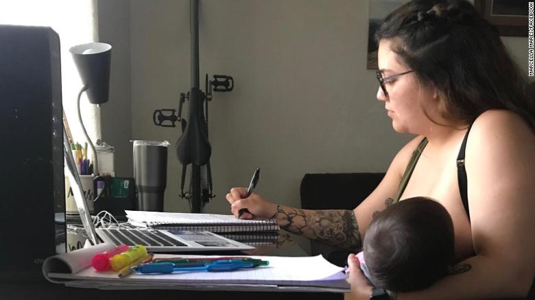 A agitada rotina das mães no puerpério