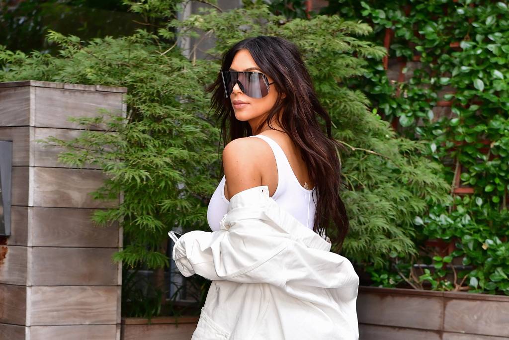 kim-kardashian-cabelo-ondulado kim-kardashian-cabelo-ondulado