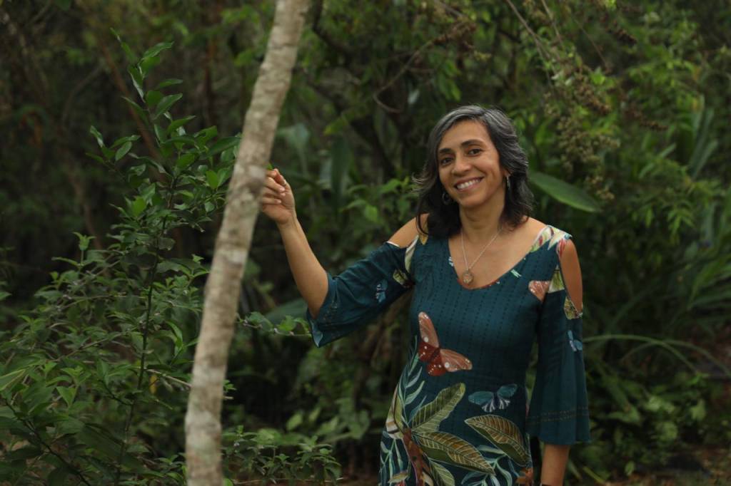 Geóloga Ane Alencar, pioneira do combate ao fogo na Amazônia Geóloga Ane Alencar, pioneira do combate ao fogo na Amazônia