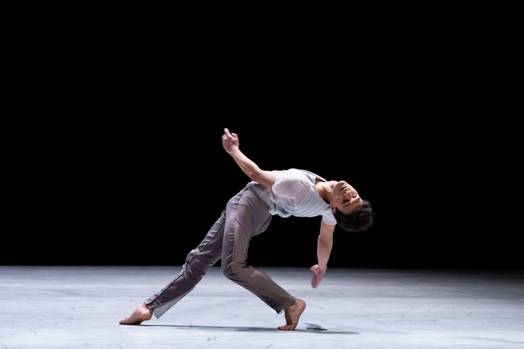 Yoshi Suzuki em Só Tinha de Ser com Você, de Henrique Rodovalho. Yoshi Suzuki em Só Tinha de Ser com Você, de Henrique Rodovalho.