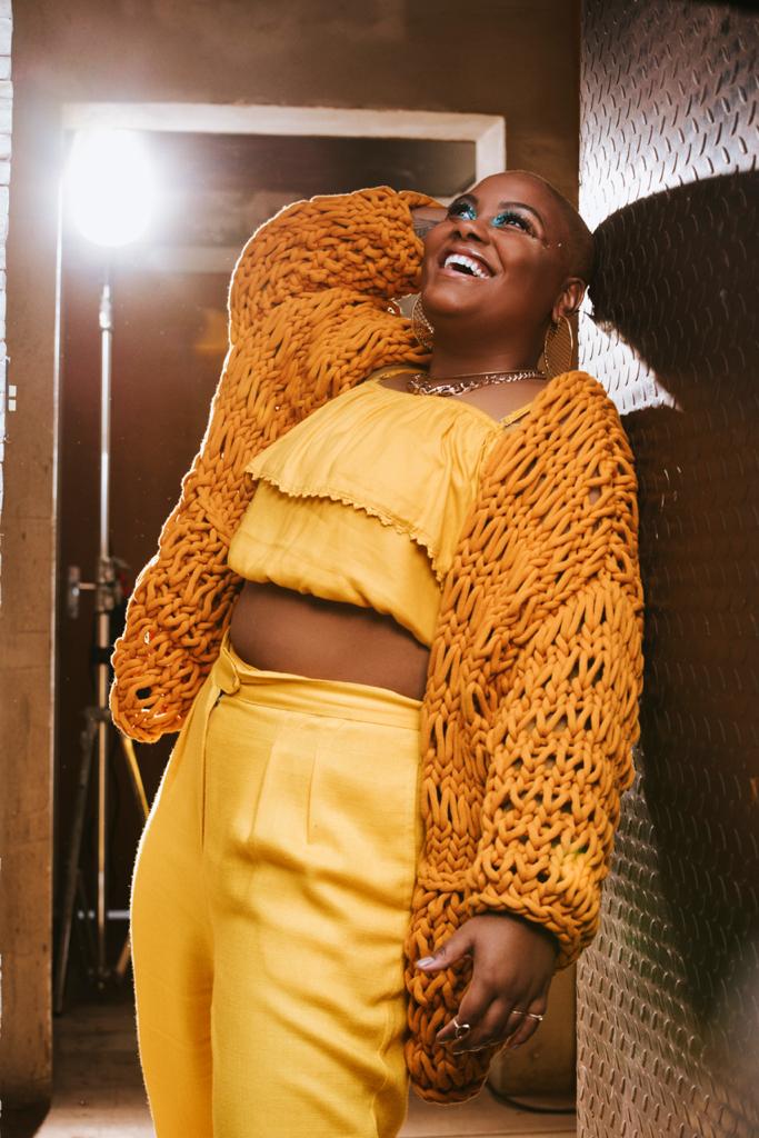 Kynnie nos bastidores do clipe de Linda, Chique, Sexy e Braba – crédito Milesa Rosado (2) Kynnie, a cantora para ficar de olho em 2021