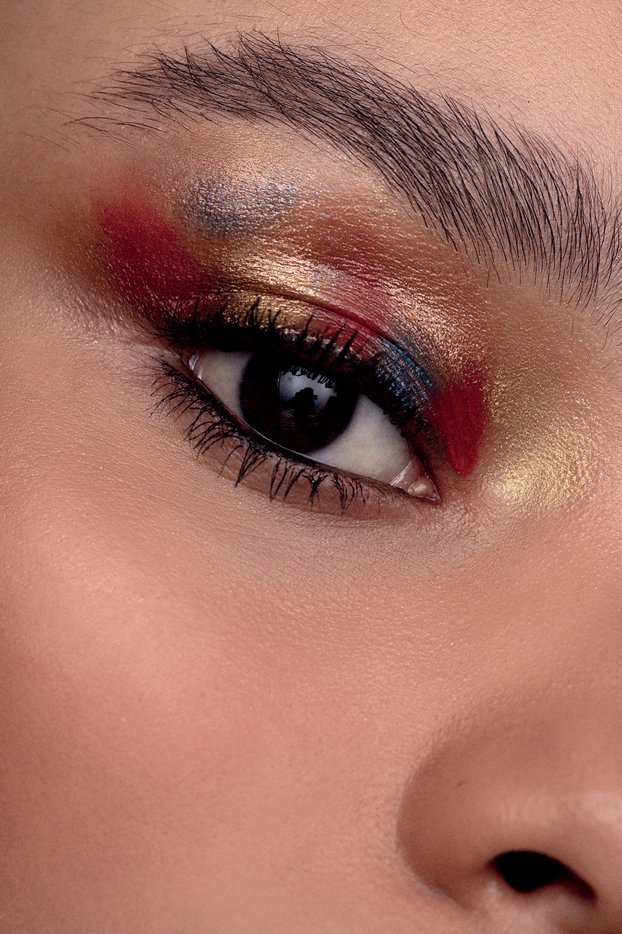 look-sombra-artsy Sombra aplicada com pinceladas marcadas