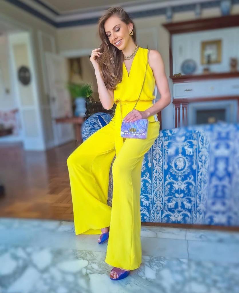 Amarelo e azul O amarelo se complementa com o azul.