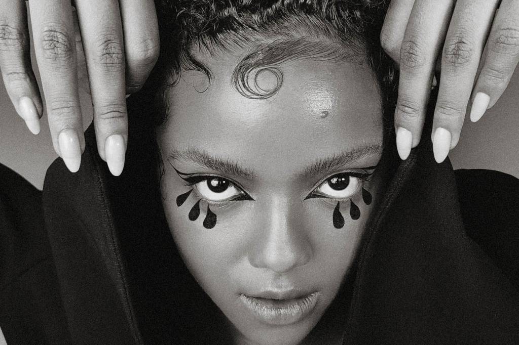 Camila Anac ensina jeitos ousados e atuais de usar delineador na maquiagem