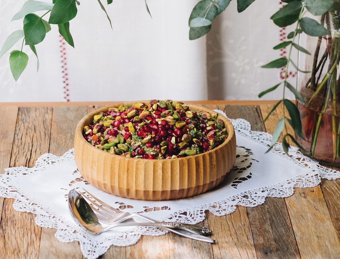 Tabule de painço com zaatar e romã