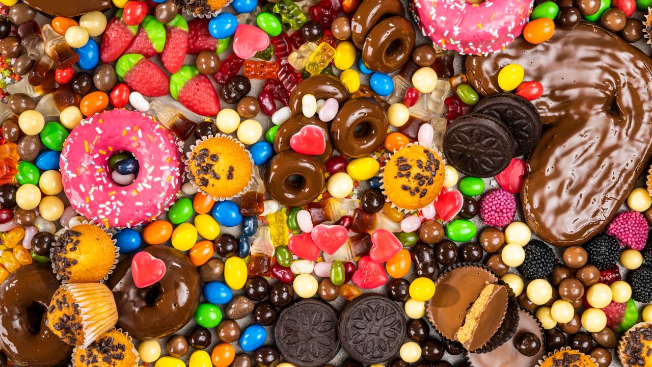 doces, donuts, alimentos processados