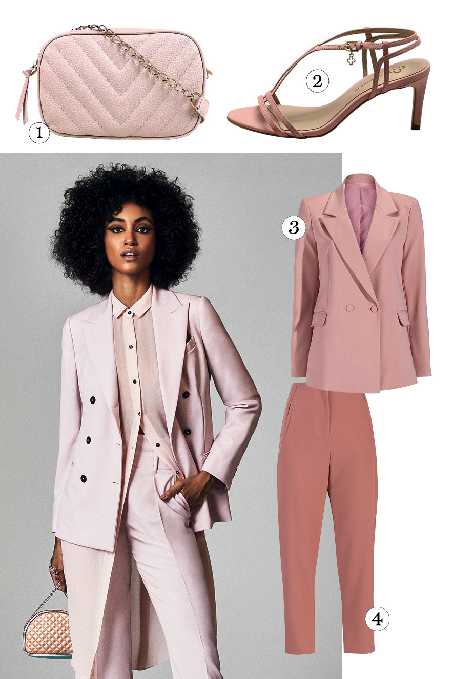 Modelo com fotos de pe&ccedil;as de roupa semelhantes &agrave;s que ela usa