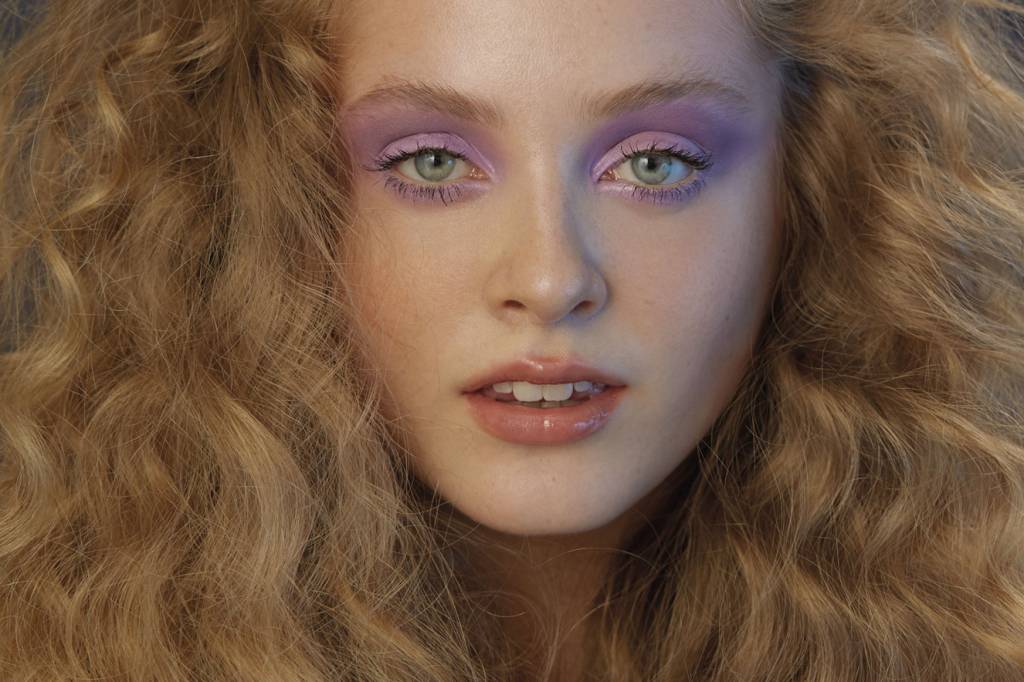 Carnaval sem festa: 8 ideias de make para testar em casa