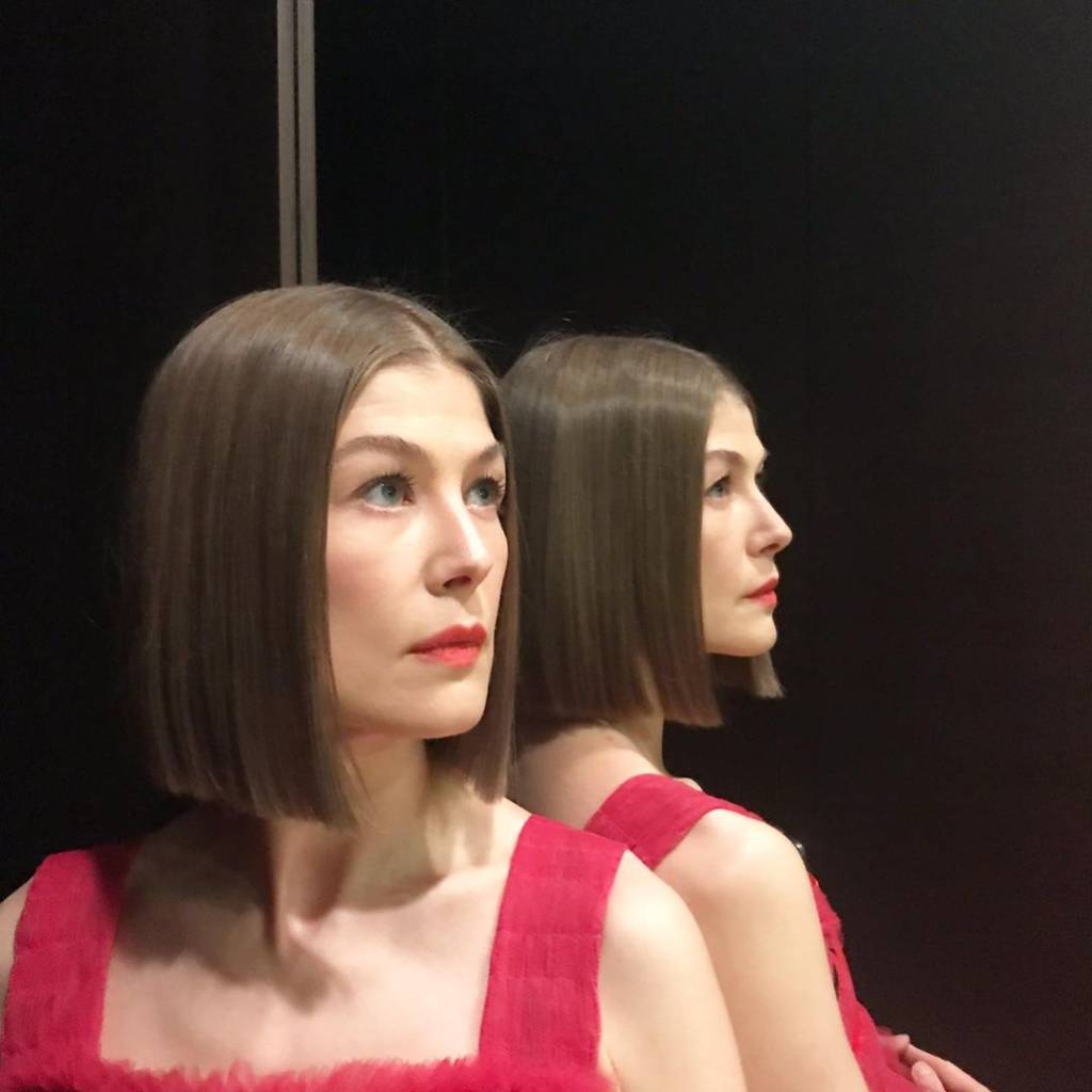 Rosamund Pike Corte