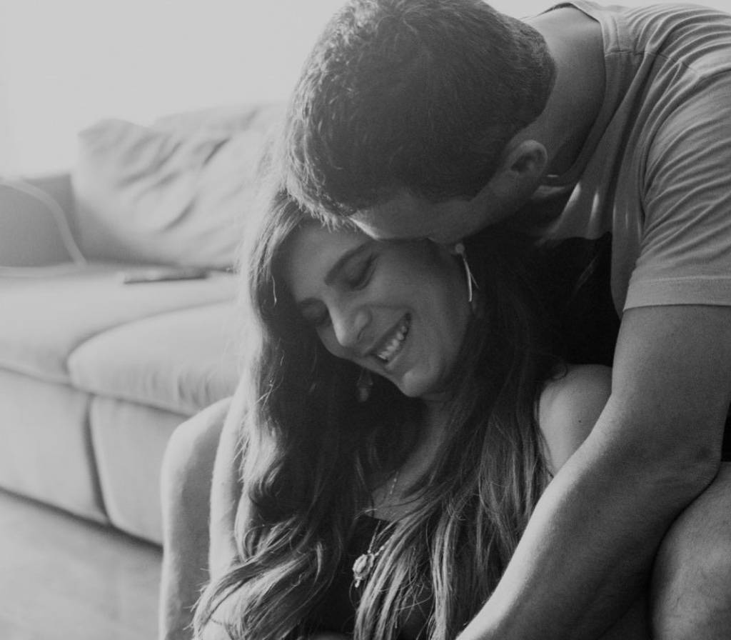 Andréia Sadi dá luz aos gêmeos Pedro e João