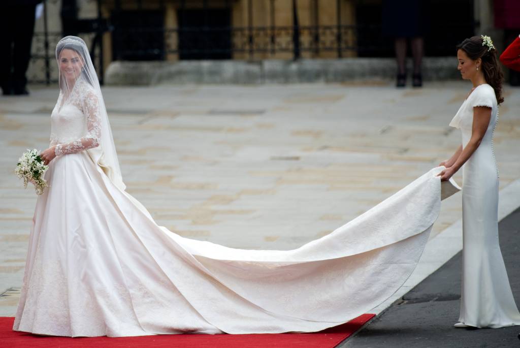 O segredo por trás da confecção do vestido de noiva de Kate Middleton