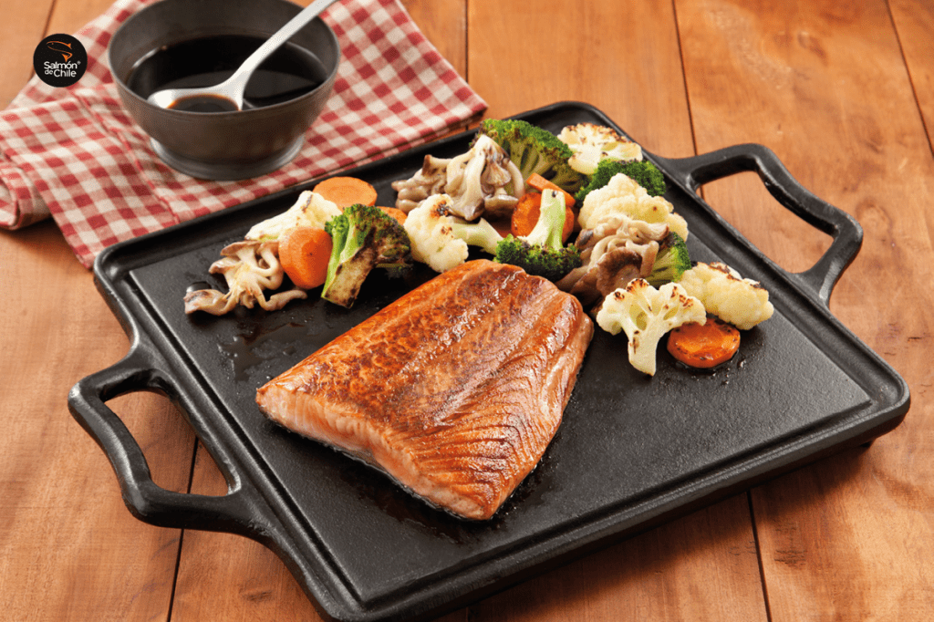 Imagens_Salmon-de-Chile_Maio3 Teppan de salmão com legumes