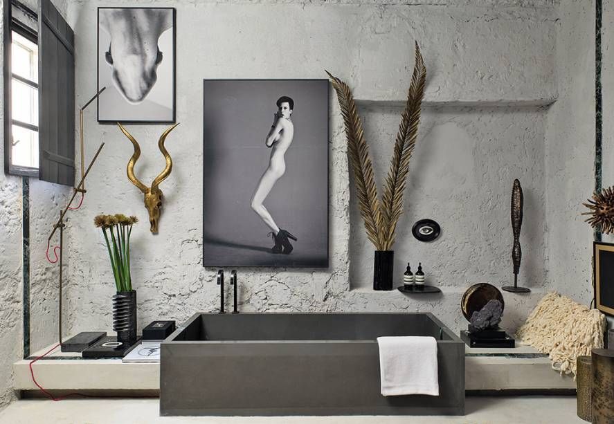 Sala decorada no estilo industrial