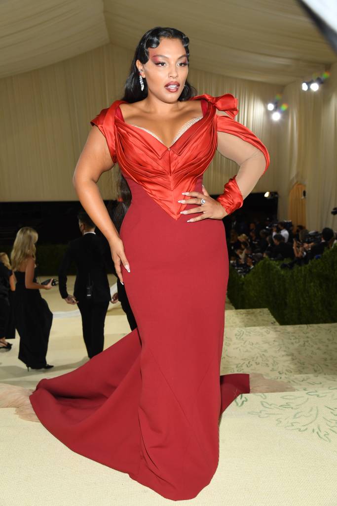 The 2021 Met Gala Celebrating In America: A Lexicon Of Fashion – Red Carpet Look vermelho longo Met Gala 2021