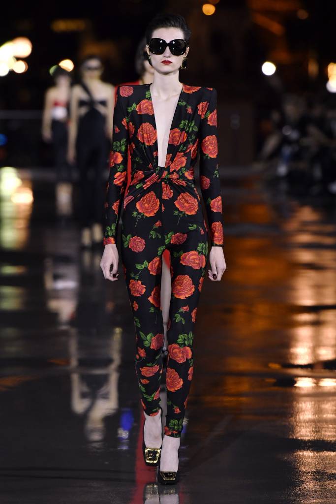 Saint Laurent : Runway – Paris Fashion Week – Womenswear Spring Summer 2022 Modelo no PFW