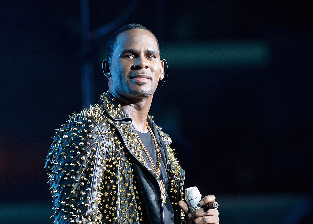 R. Kelly é condenado por crime de tráfico sexual de mulheres e menores