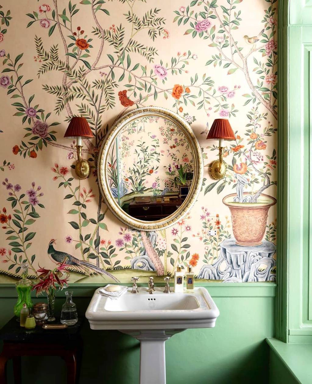 estampa-floral-decoracao2 lavabo com papel de parede de estampa floral