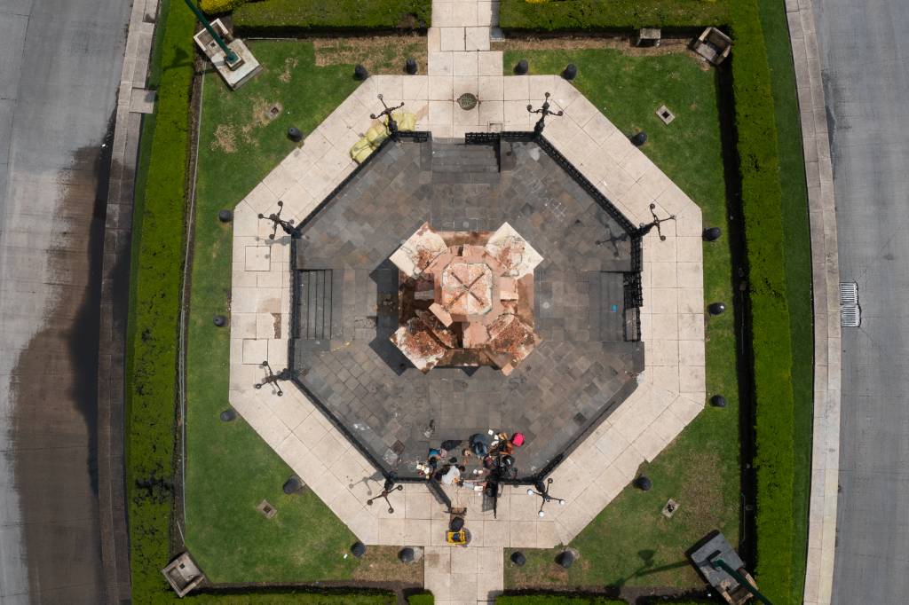 Christopher Columbus Statue in Mexico City To Be Replaced Amid Controversy Hector Vivas