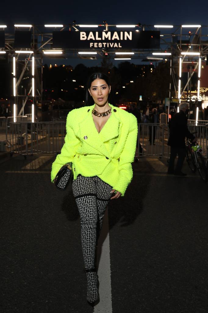 Balmain: Arrivals – Paris Fashion Week – Womenswear Spring Summer 2022 Simaria andando pelo Paris Fsahion Week
