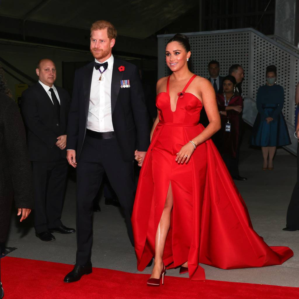 2021 Salute To Freedom Gala NEW YORK, NEW YORK - NOVEMBER 10: Prince Harry, Duke of Sussex and Meghan, Duchess of Sussex attend the 2021 Salute To Freedom Gala at Intrepid Sea-Air-Space Museum on November 10, 2021 in New York City. (Photo by Dia Dipasupil/Getty Images)