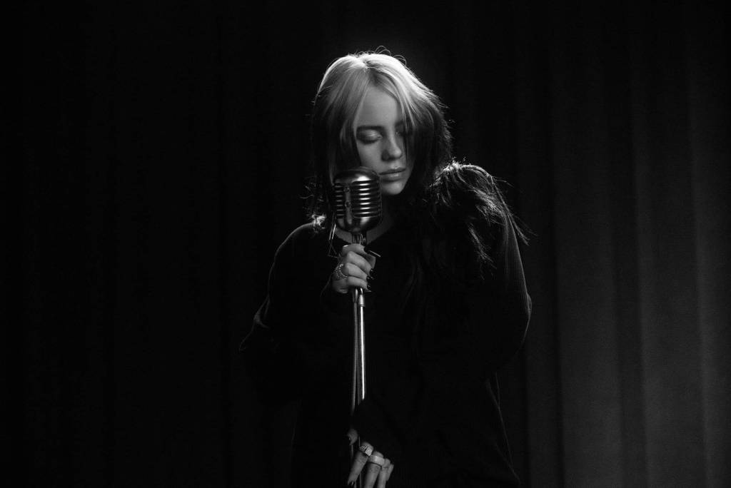 Billie Elish no clipe de “No Time To Die” Billie Eilish no clipe de “No Time To Die”