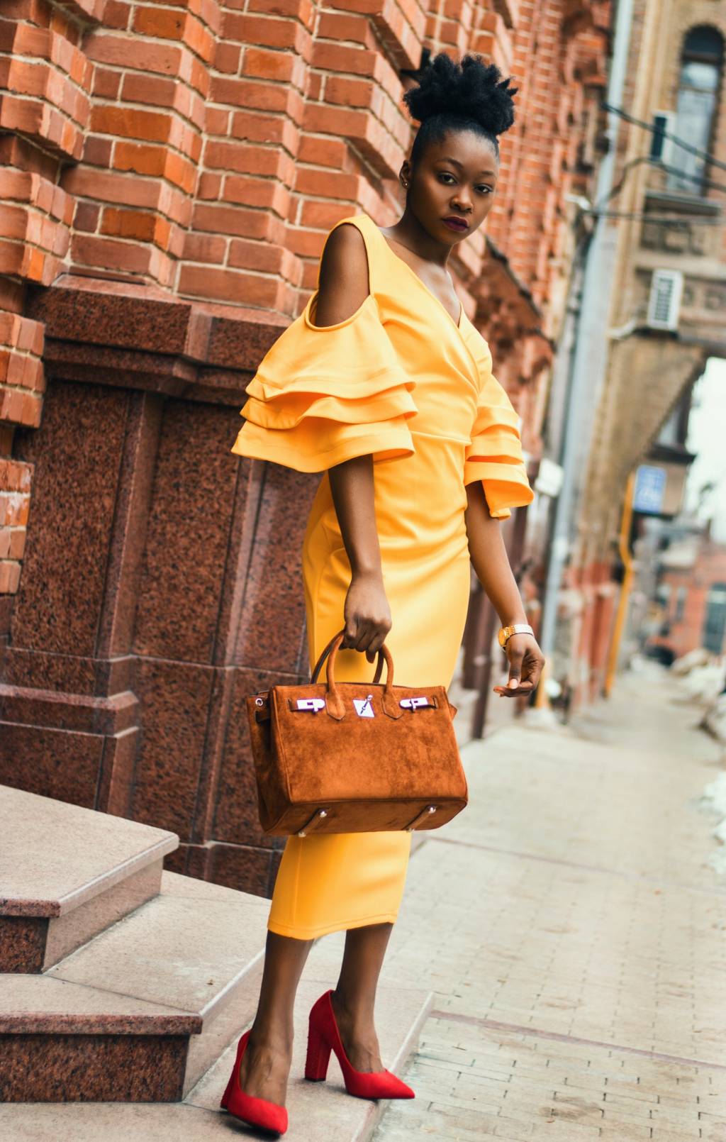 pexels-godisable-jacob-1936850 look com cores análogas