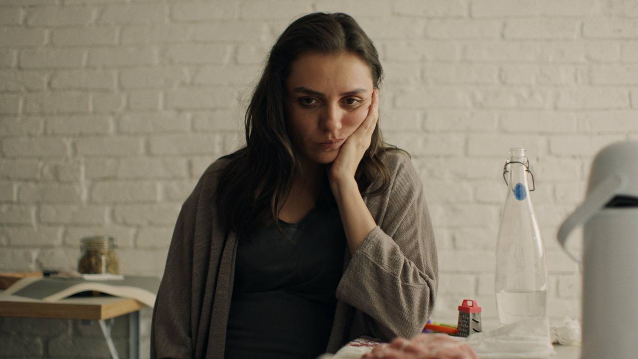 Monica Iozzi em cena de 'Mar de dentro'.