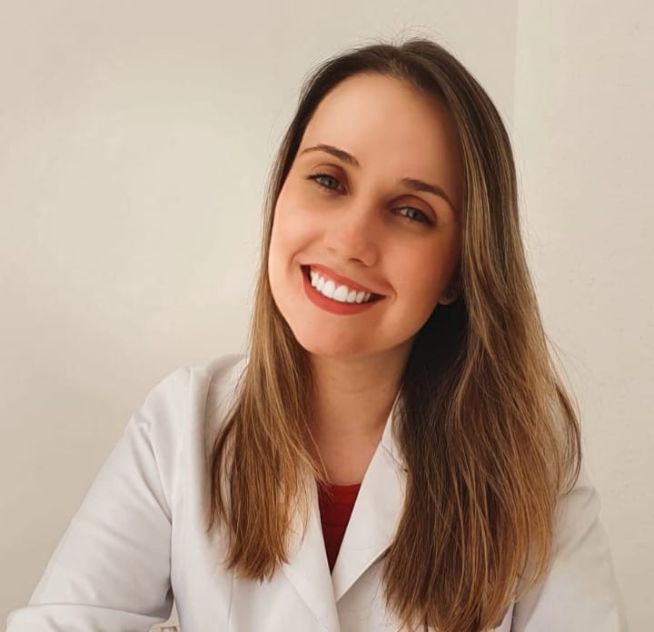 Cecília Longooncologista do Complexo Hospitalar de Niterói (CHN) (1) Cecília Longo, oncologista do Complexo Hospitalar de Niterói (CHN) e do Hospital São Lucas Copacabana