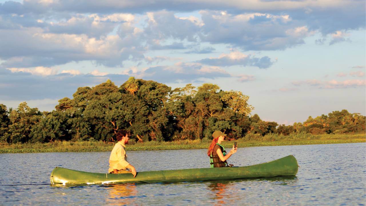 Canoeiros no Pantanal