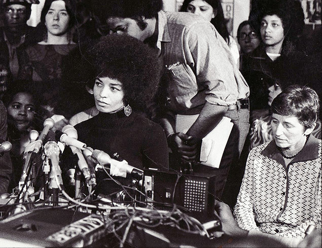davies documentários feministas - Libertem Angela Davis