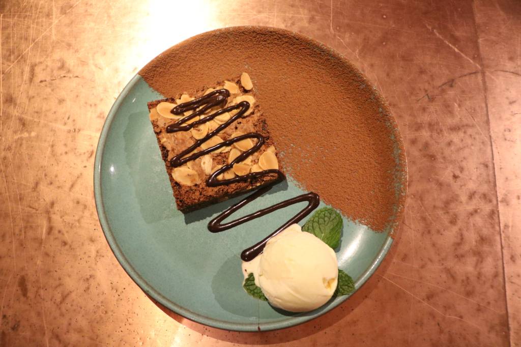 Um brownie cremoso de chocolate amargo é a opção do Bocca Nera Um brownie cremoso de chocolate amargo é a opção do Bocca Nera