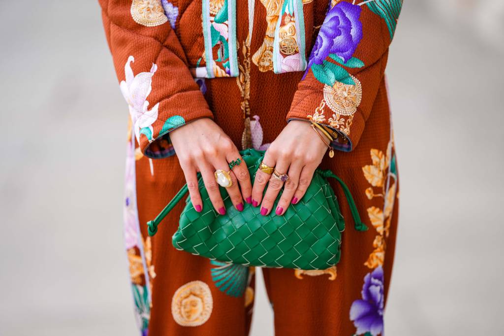 5 cores de esmaltes que são a cara do inverno 2022